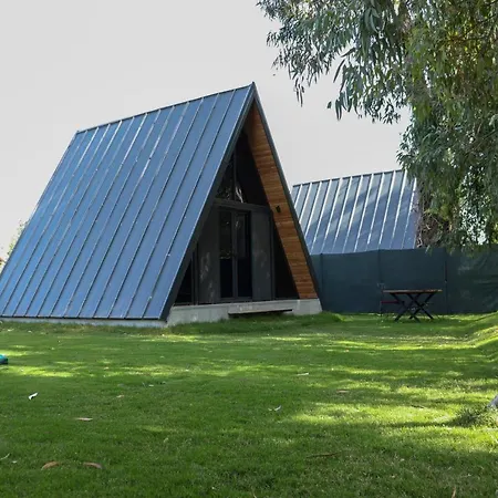 Lafa Fala Bungalow Villa *